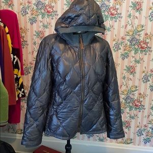 Women’s fitted down jacket